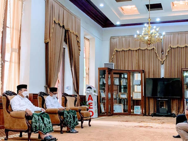 Bupati dan Wakil Bupati Jember Terpilih, H Hendy Siswanto & Gus Firjaun, Bersilaturahmi dengan Gubernur Jawa Timur 